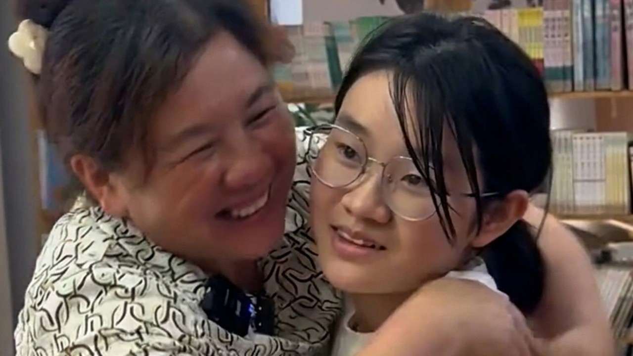 Single China mum carries steel tubes to fund education, weeps, hugs daughter who aces gaokao