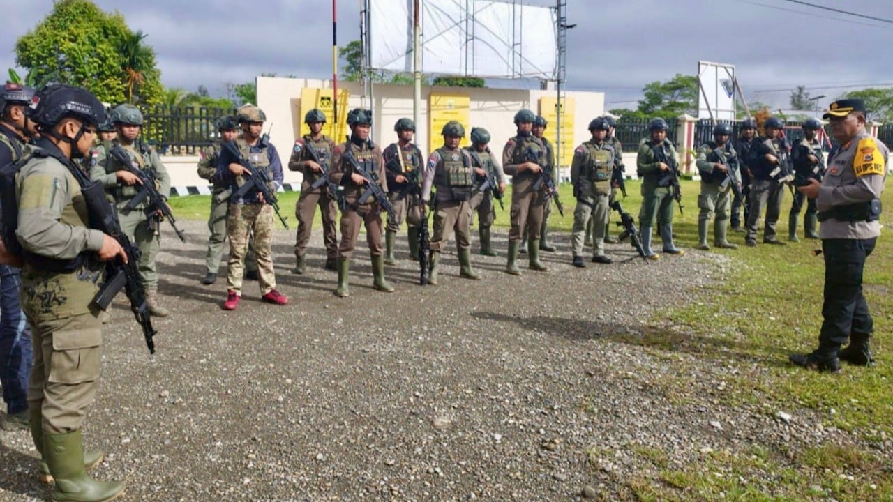 Papua rebels shoot American pilot dead, torch plane to send ‘message’ to US