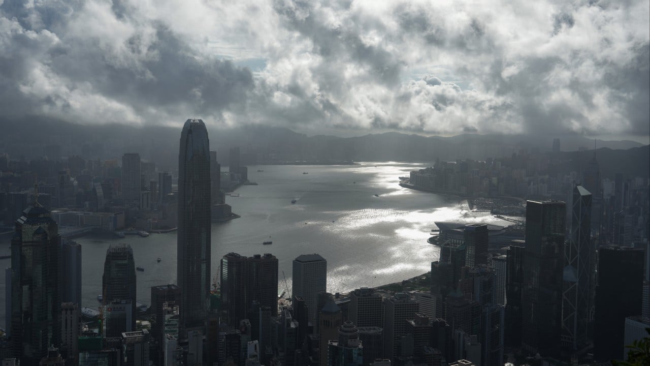 Hong Kong issues No 1 typhoon signal on Thursday morning