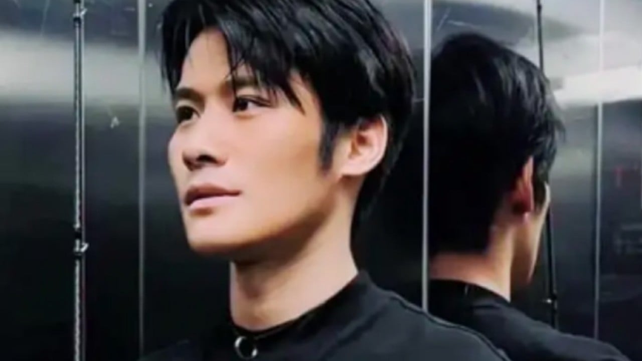 Top Chinese influencer sells pricey courses after government live-streaming ban