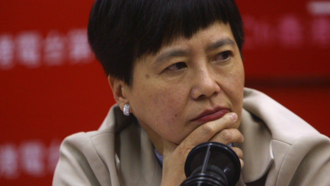 Hong Kong pivots to a 5-day civil service work week in 2006 – SCMP archive