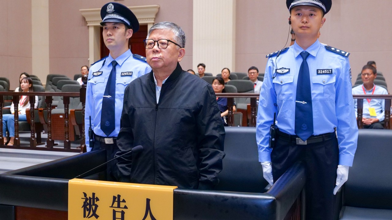 Former Chinese official sentenced to death in US$323 million bribery case