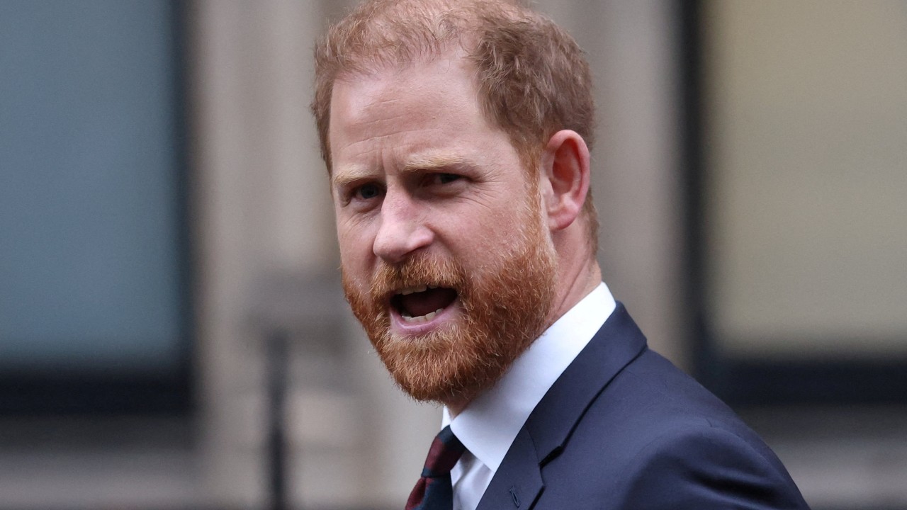 Prince Harry arrives in UK with Buckingham Palace stay in disarray