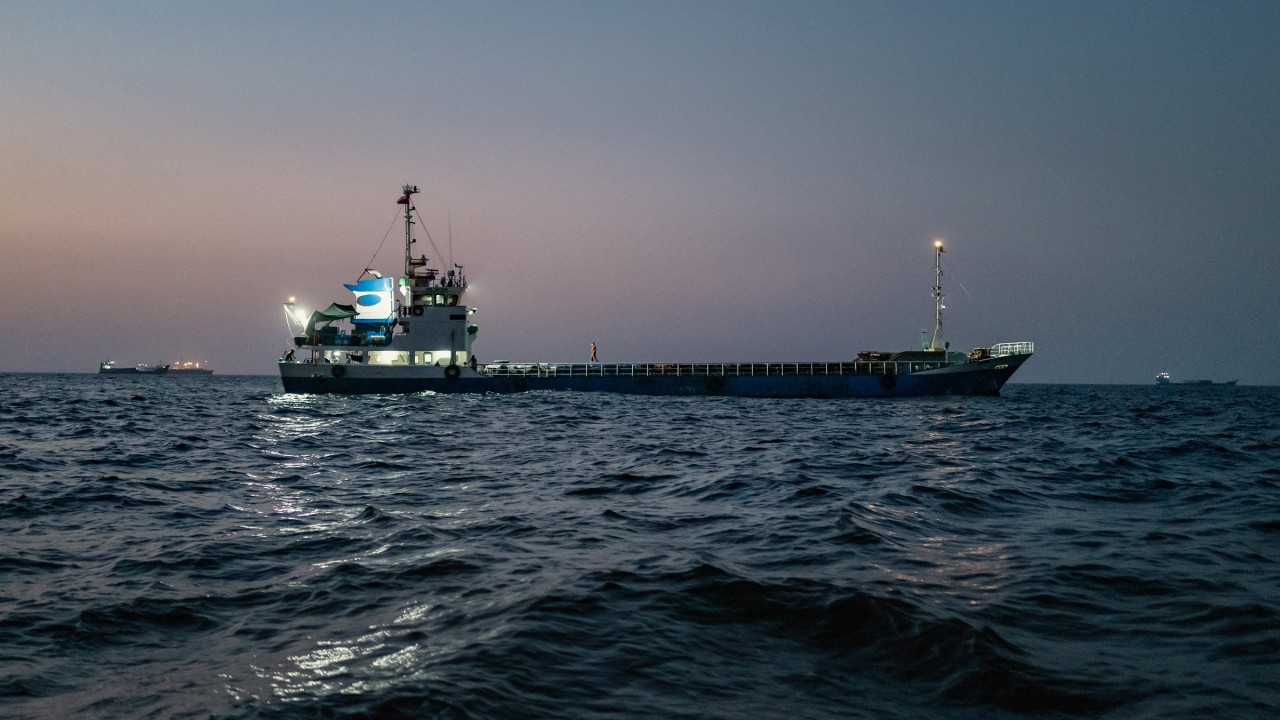 US revokes temporary sanctions waiver on Iranian oil after vessels attacked in Hormuz