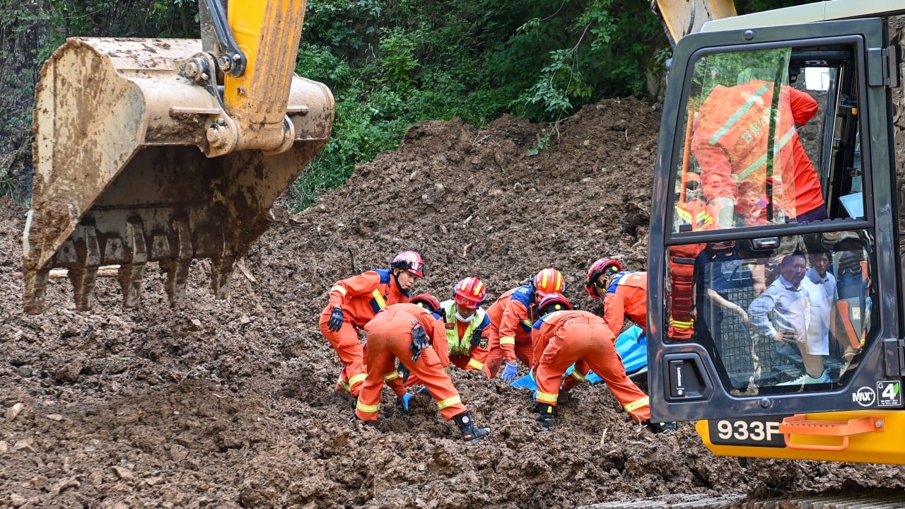 Woodworkers buried as landslide death toll rises to 21 in weather-ravaged China