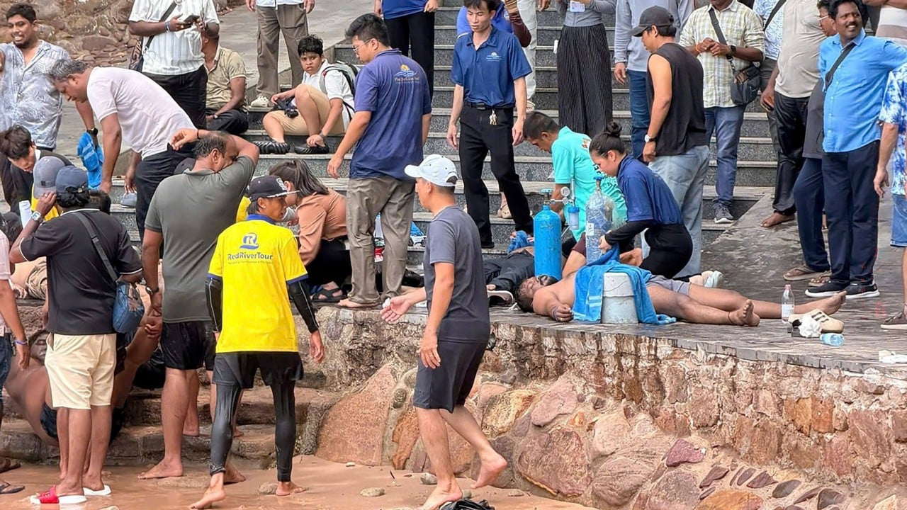 Vietnam tourist speedboat capsizes, killing 15 Indian tourists