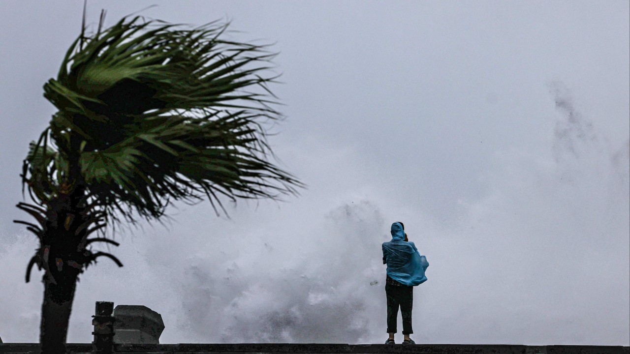 Typhoon Bavi: Taiwan cancels flights and ferries as mainland China braces for storm