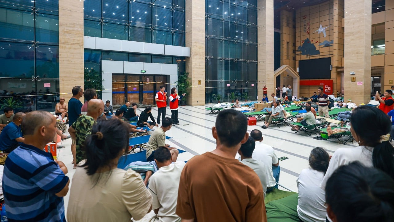 Thousands of flights cancelled as Typhoon Bavi hits eastern China bringing heavy rains