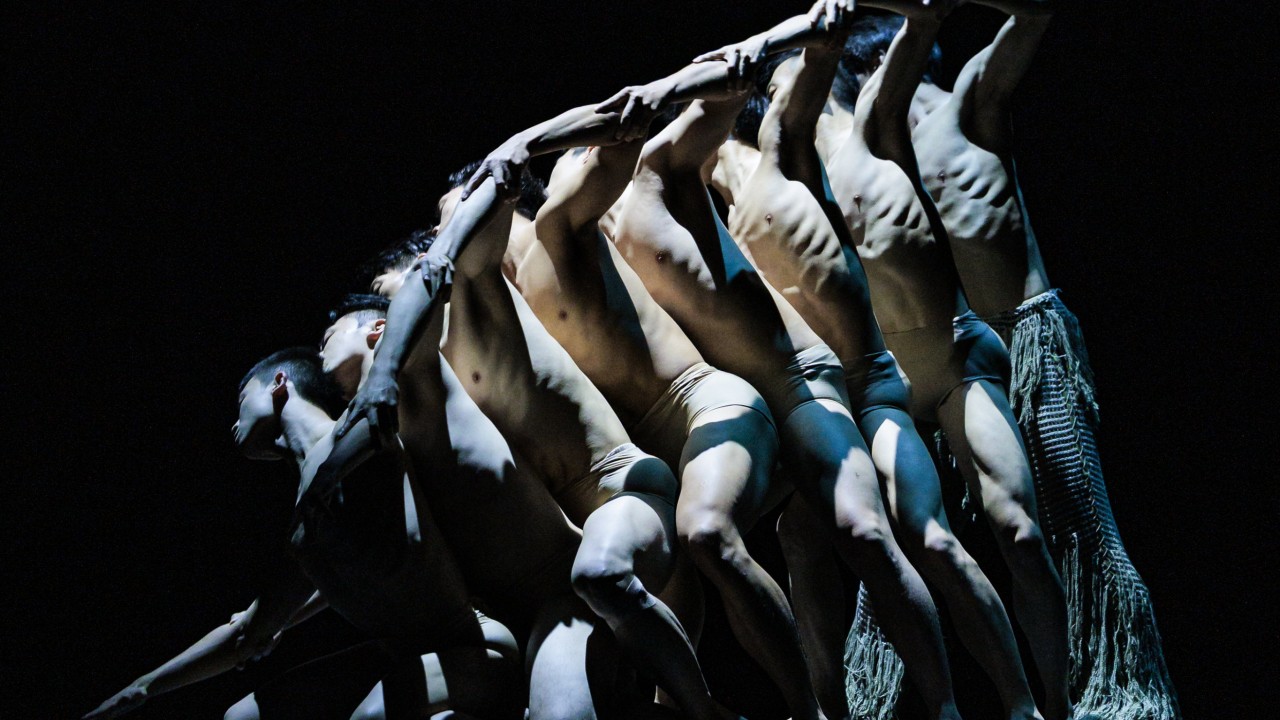 How does Taiwan’s legendary Cloud Gate Dance Theatre look under new director?