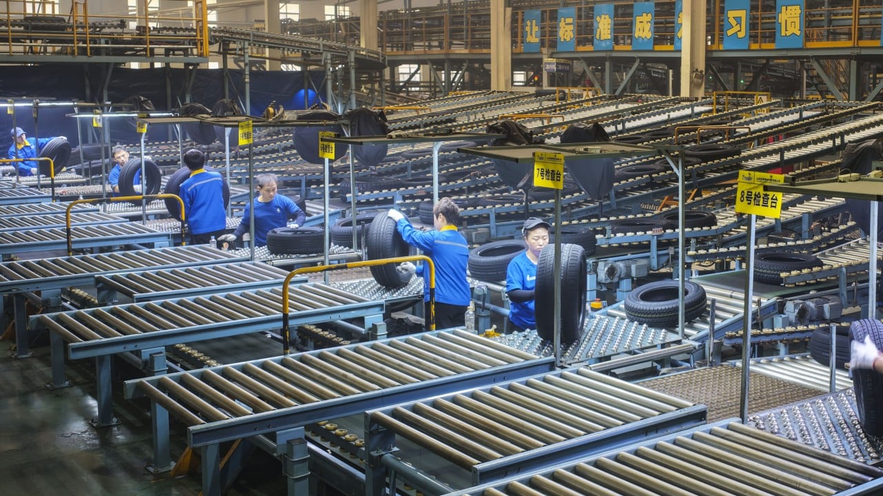 EU signals emergency import curbs after dramatic surge in Chinese trade gap