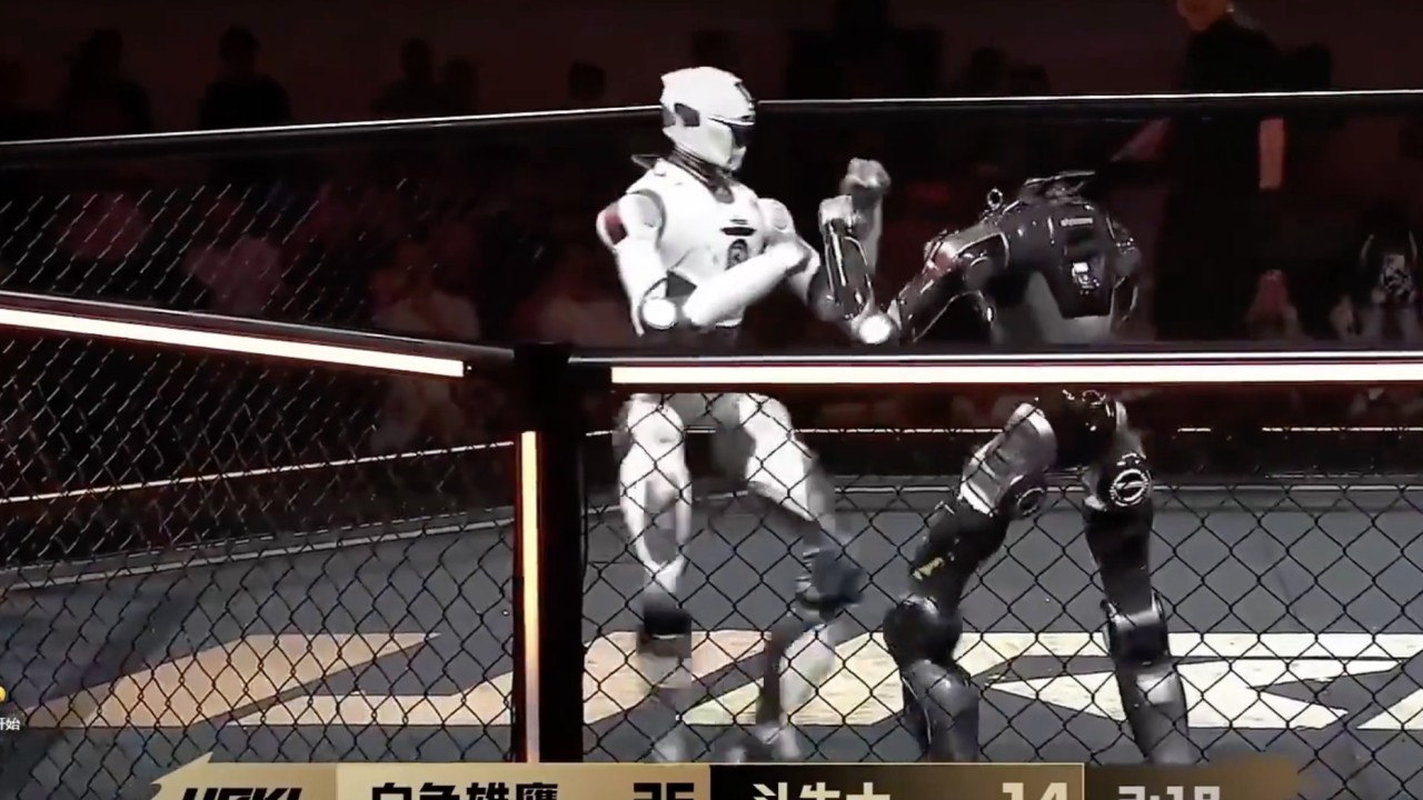 Robot wars: MMA bout between humanoids leaves 1 without a head, fans stunned