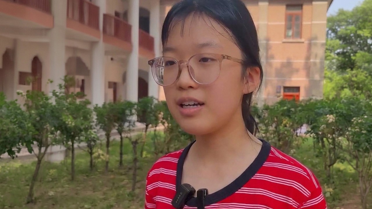 Chinese student accepted into top university without tutoring, sparks widespread debate