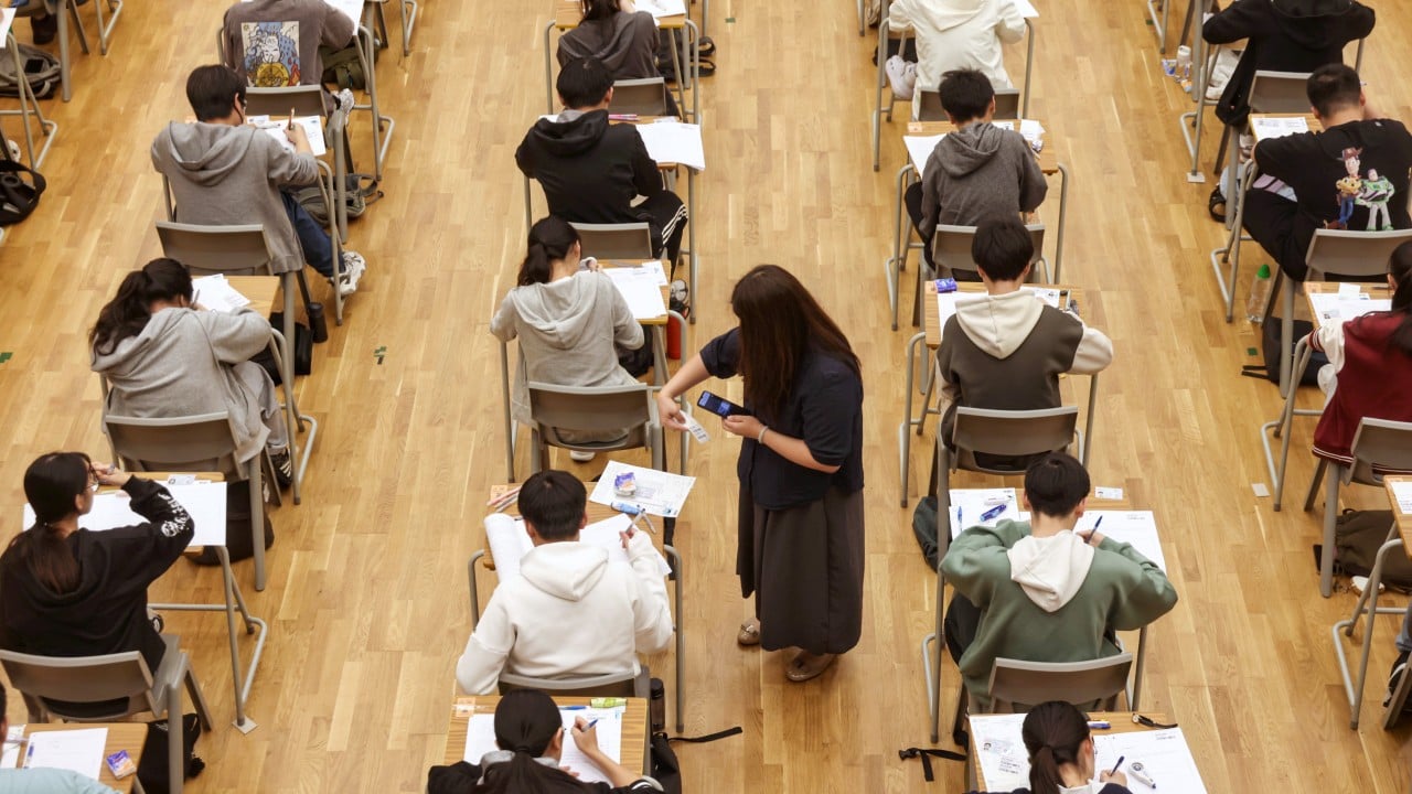 Mind the gap year: experts say DSE graduates can gain from experience before university