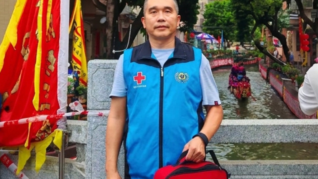 Chinese ride-share driver answers emergency calls, rushing to scenes to save lives
