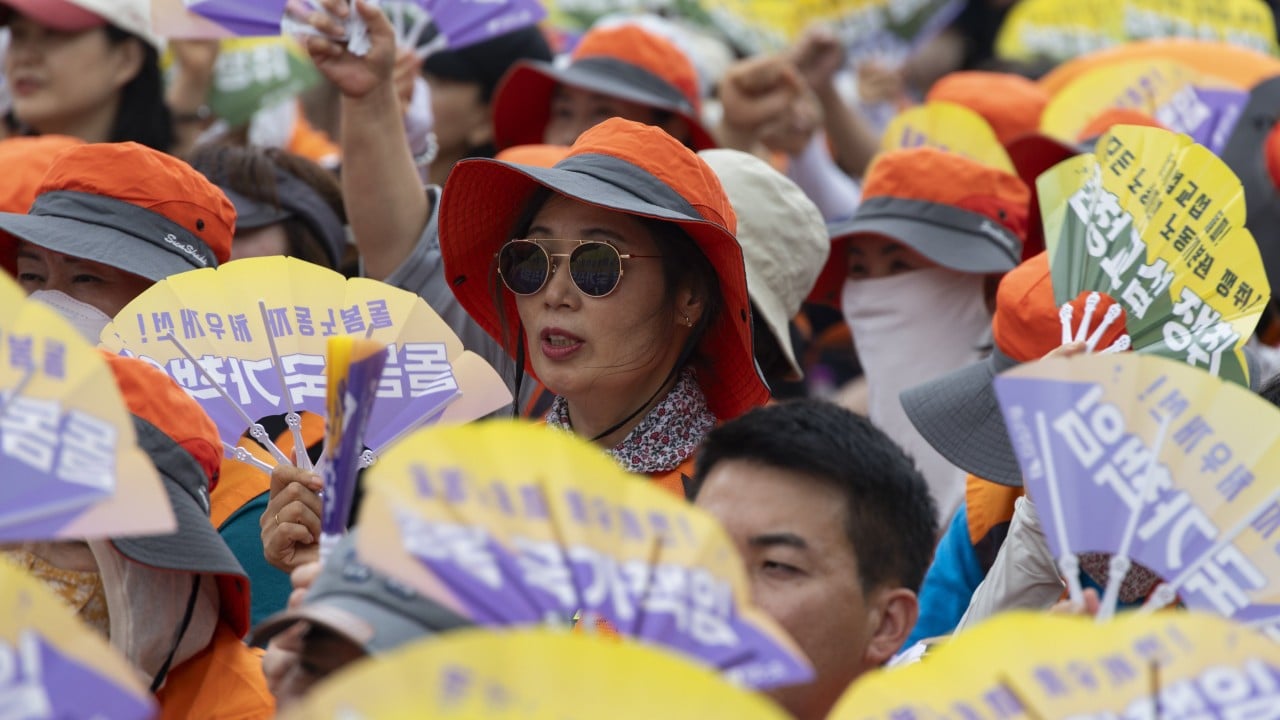 South Korean unions use new labour rules to push envelope on bonus demands