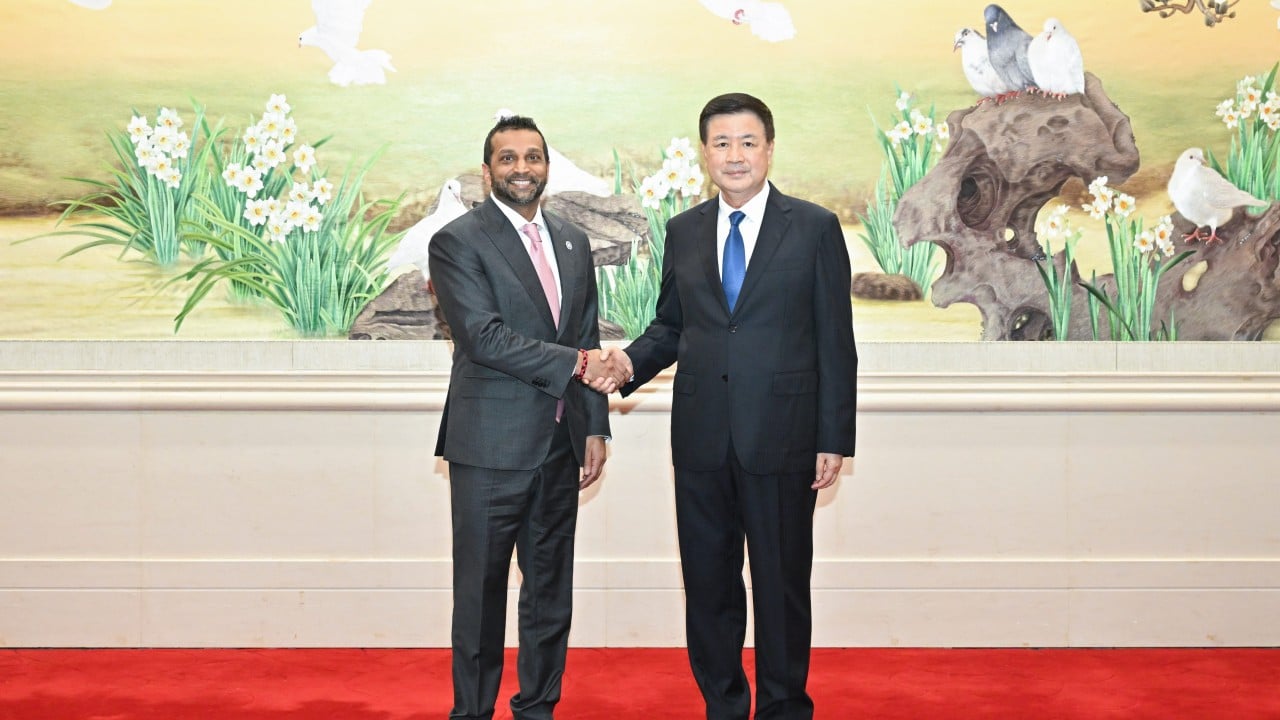 FBI director meets China’s public security chief in Beijing on crime crackdown