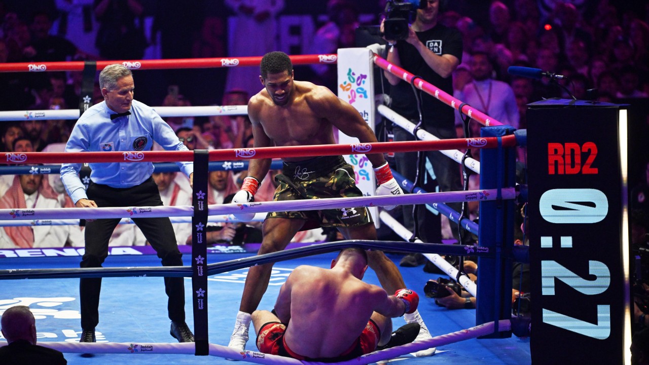 Joshua’s triumphant ring return paves way for blockbuster all-British bout with Fury