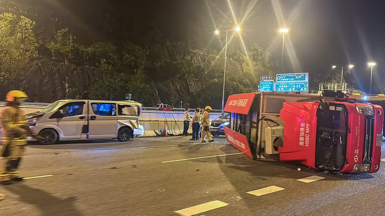 Transport authorities order probe after crash paralyses traffic on airport link
