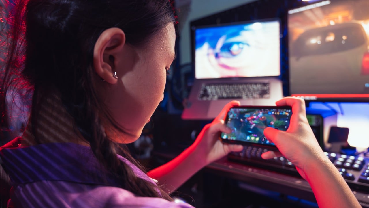 Should Hong Kong regulate loot boxes as addiction issues arise in mobile gaming?