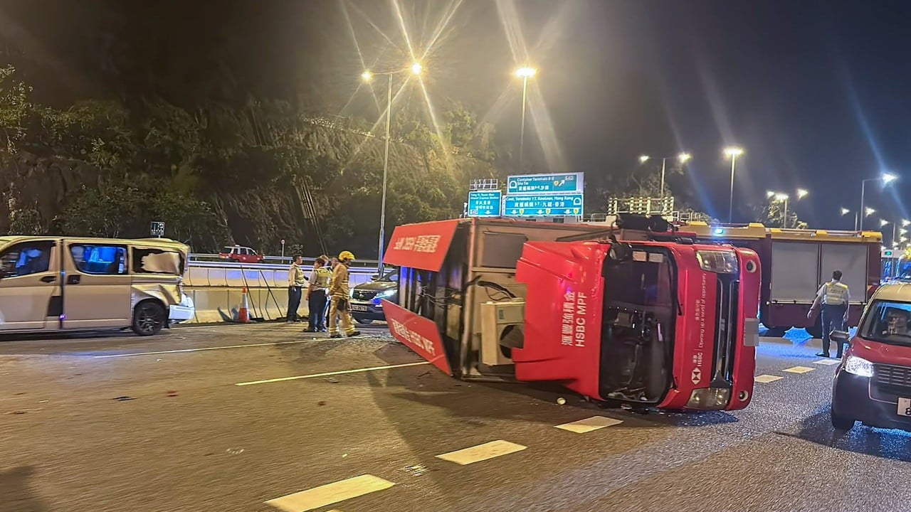 Transport authorities order probe after crash paralyses traffic on airport link
