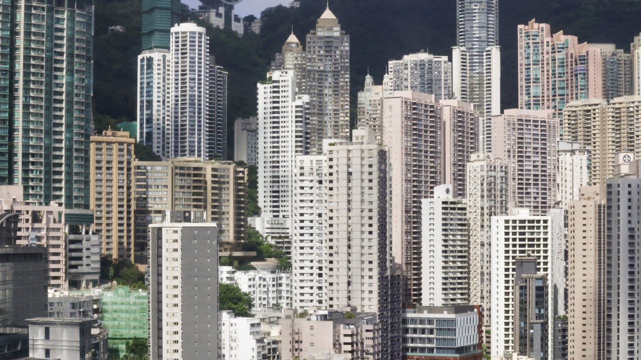 30% of owners looking to sell Hong Kong luxury homes willing to lower prices: agents