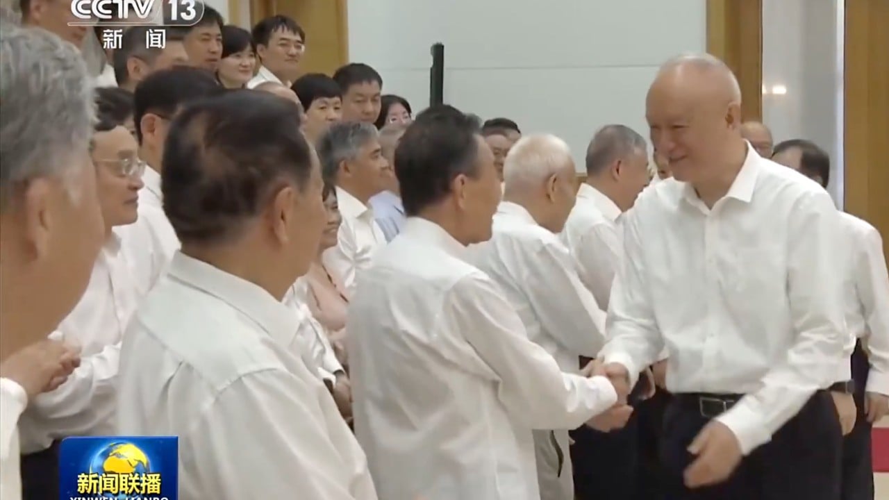 China’s political and scientific elite head to Beidaihe for summer retreat season