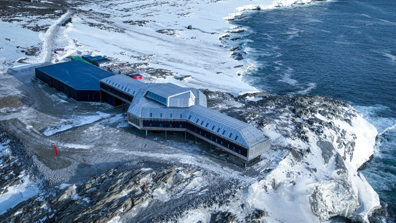 China is working towards 100% renewable power at its Antarctic bases by 2035