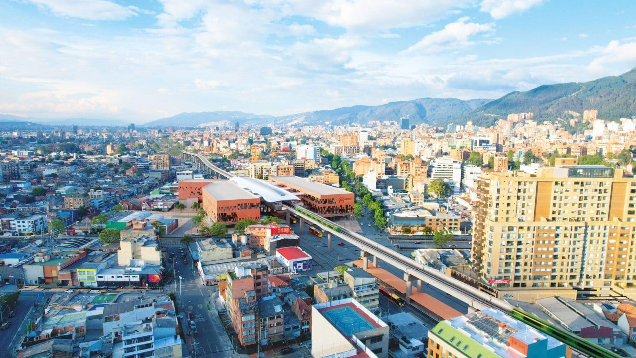 Chinese executive filmed taking cash on Colombia metro, South America’s biggest project