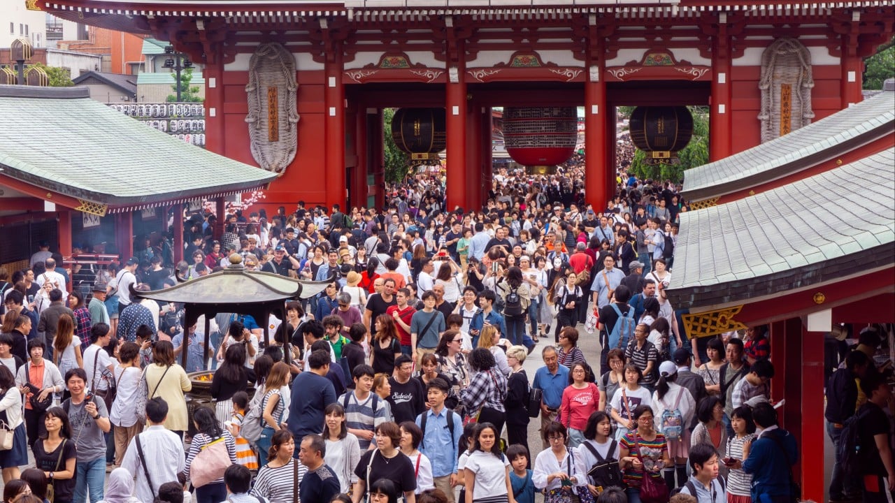 Japan proposes tougher income rules for permanent residency