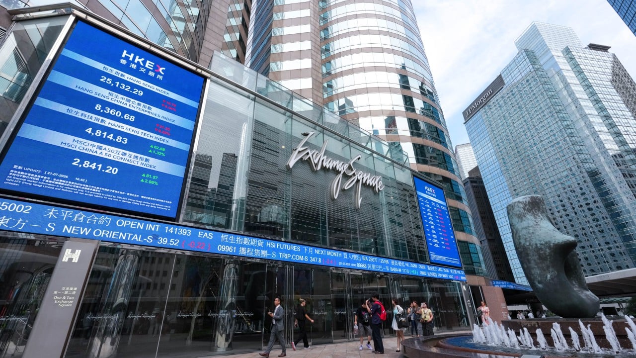 Amid AI tumult, more Chinese investors seek haven in undervalued Hang Seng Index
