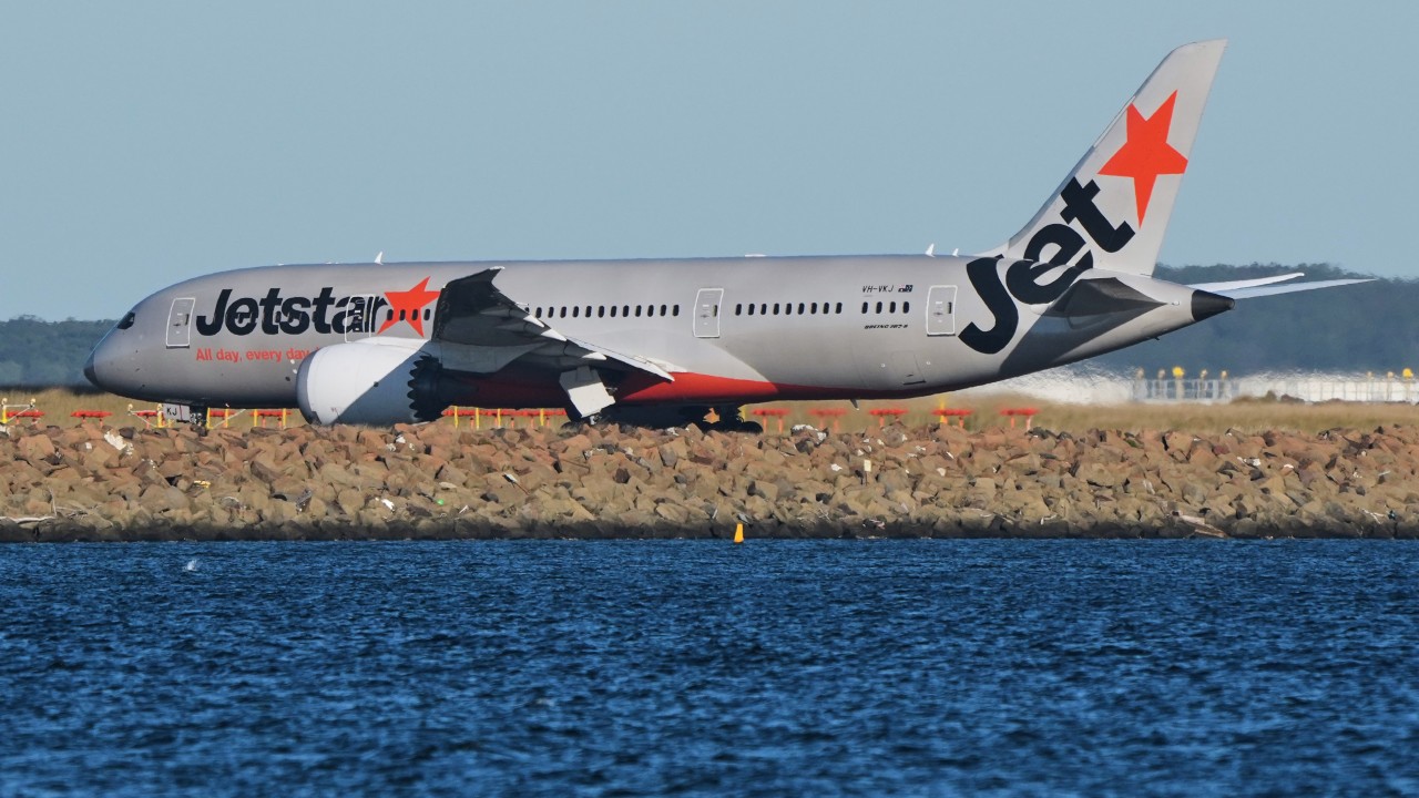 Will Jetstar’s plan to charge for overhead locker space work in Asia-Pacific?