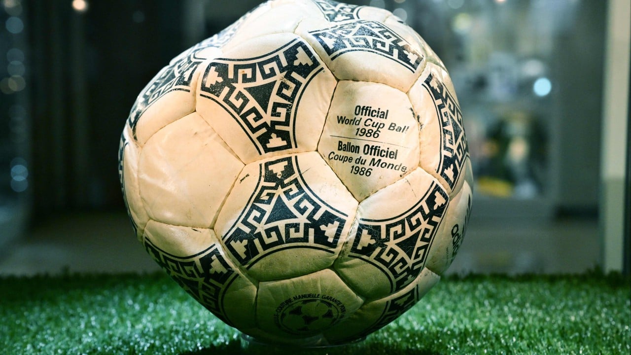 Maradona'nın 'Tanrı'nın Eli' topu ABD müzayedesine gidiyor