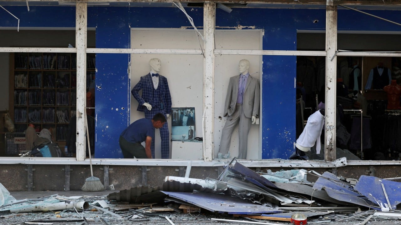 Russia and Ukraine exchange overnight strikes that leave 7 dead, many injured