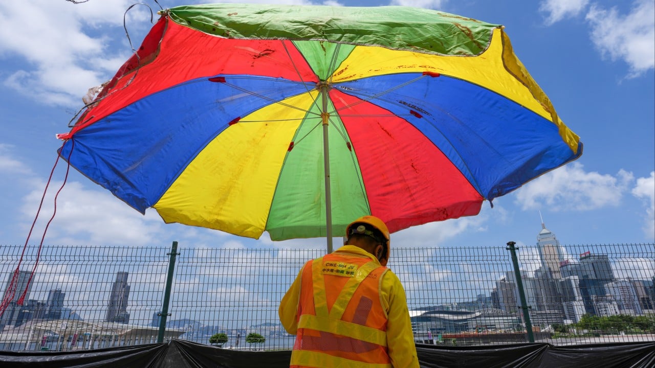 Extreme heat grips Hong Kong as labour groups urge district-level index