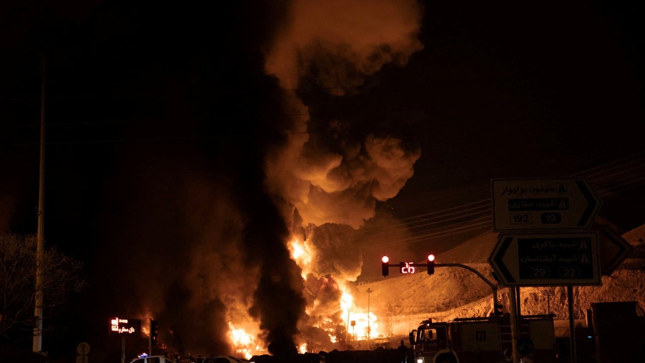Trump turns to economic pain as US bombings fail to sway Iran