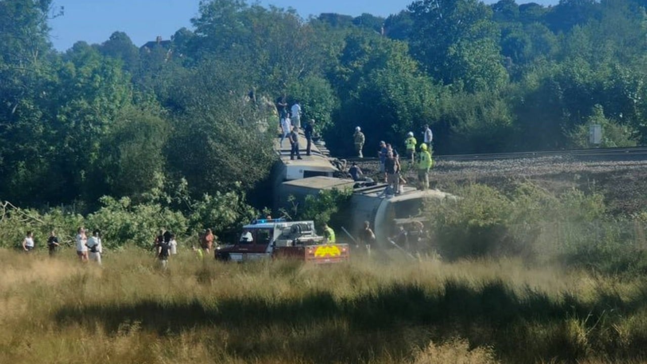 11 injured, as UK train derails and carriages flip