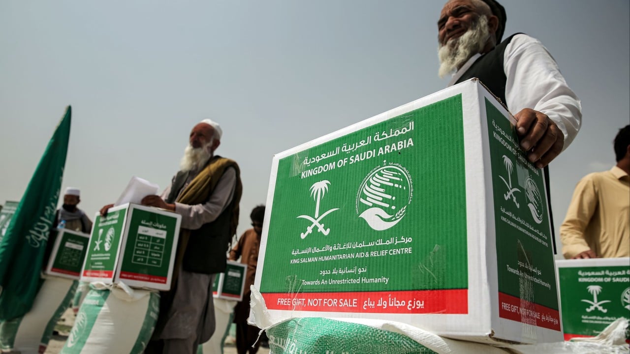 Pakistan border sees 724 humanitarian trucks enter Afghanistan
