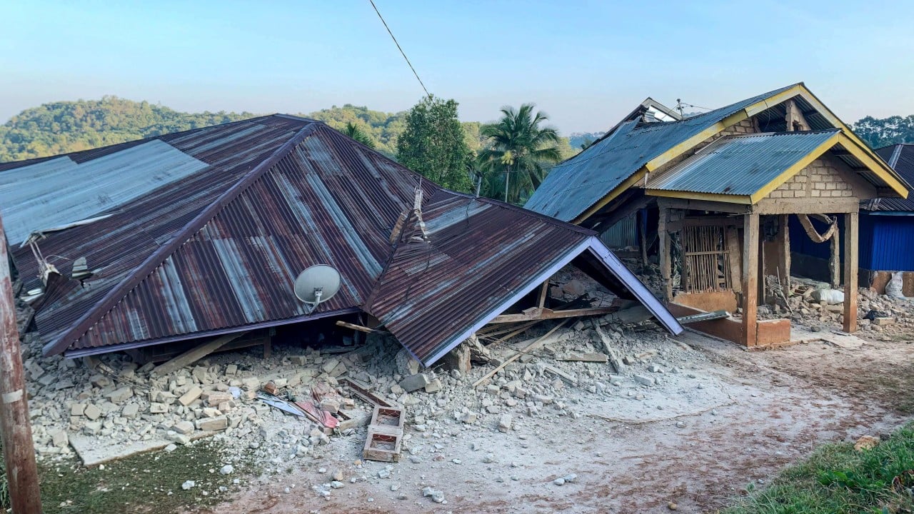 Indonesian earthquake survivors recount chaotic escape: ‘house collapsed on me’
