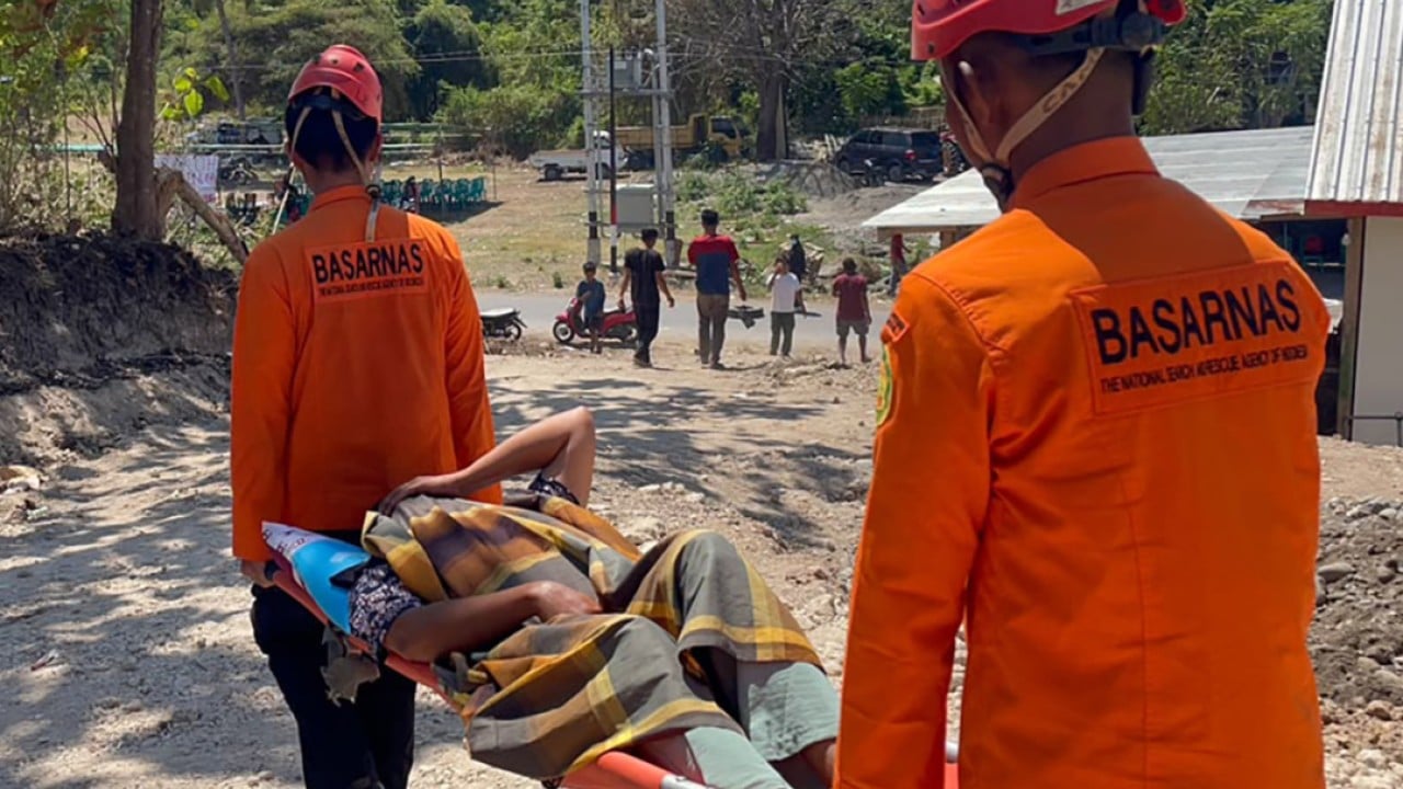 Magnitude 5.9 aftershock strikes Indonesia’s Flores as quake death toll rises to 53
