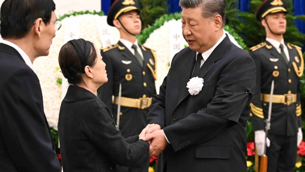Chinese President Xi Jinping leads party elite in final farewell for ex-premier Zhu Rongji