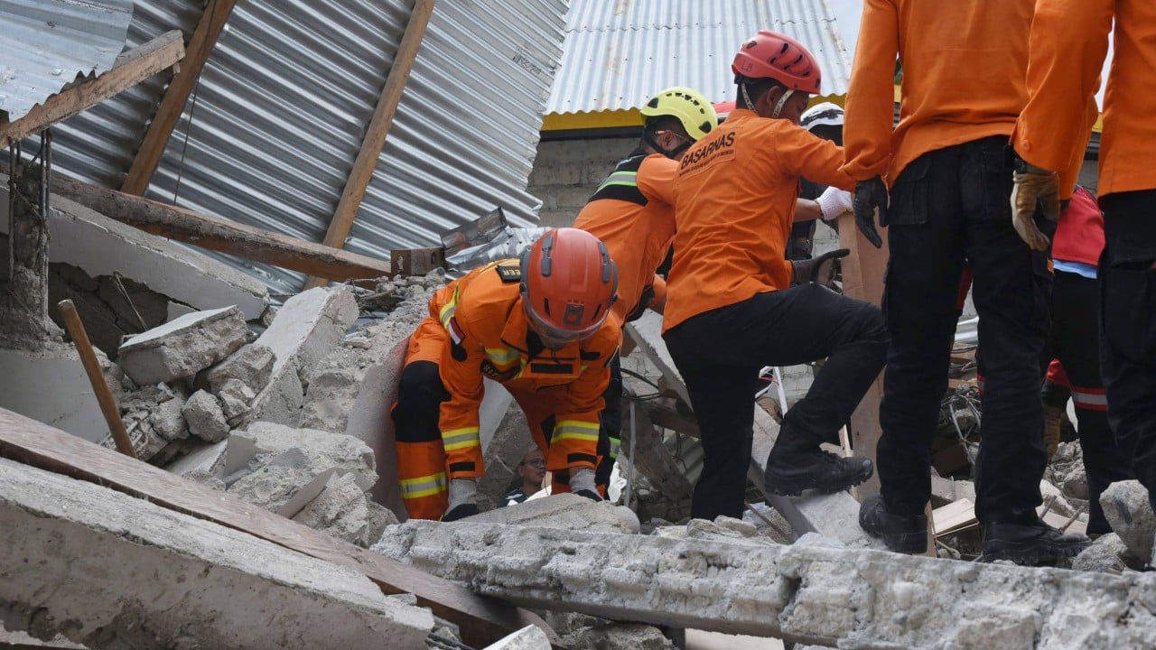 Indonesian quake survivors recall trauma of all-day intense aftershocks, self-rescue