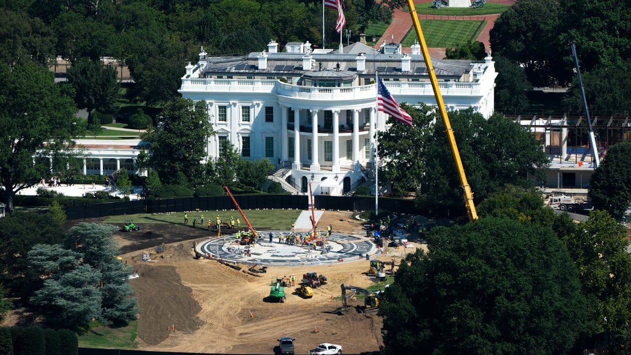 US Supreme Court lets Trump continue work on White House ballroom for now