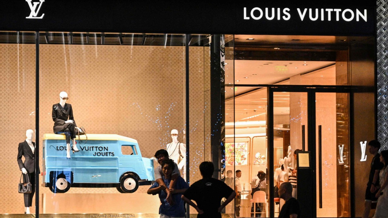 Louis Vuitton закриває ще один магазин у Китаї на тлі наслідків суперечки щодо торговельної марки