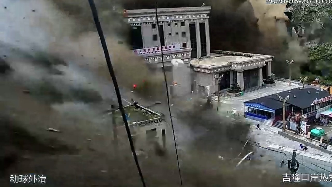 Massive landslide destroys China-Nepal border crossing
