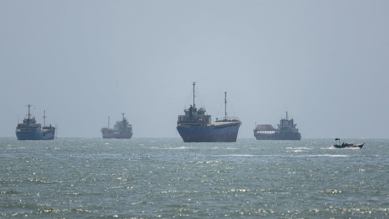 Iran and Oman reach Hormuz deal, but reopening hinges on US compliance