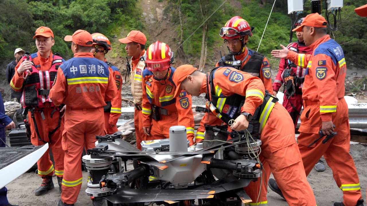 China-Nepal disaster death toll nears 500 as lake overflow threatens rescue work