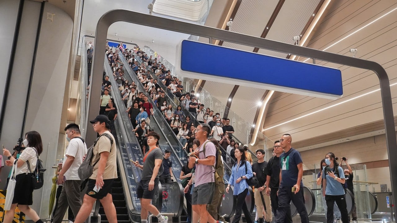 Hongkongers can use either ID or home return permit at revamped Huanggang Port