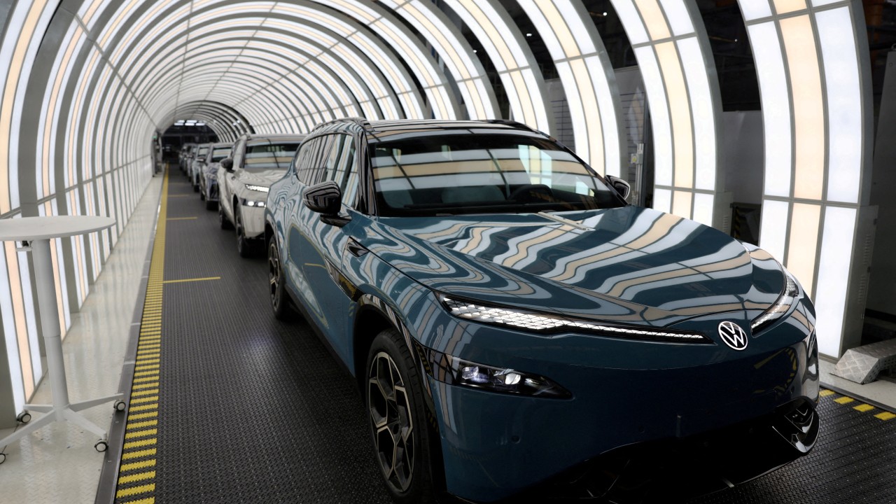 Volkswagen investigates supplier after mass graduate layoffs in China