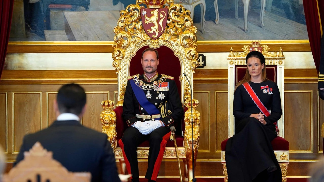 Norway’s King Haakon VIII swears allegiance to constitution