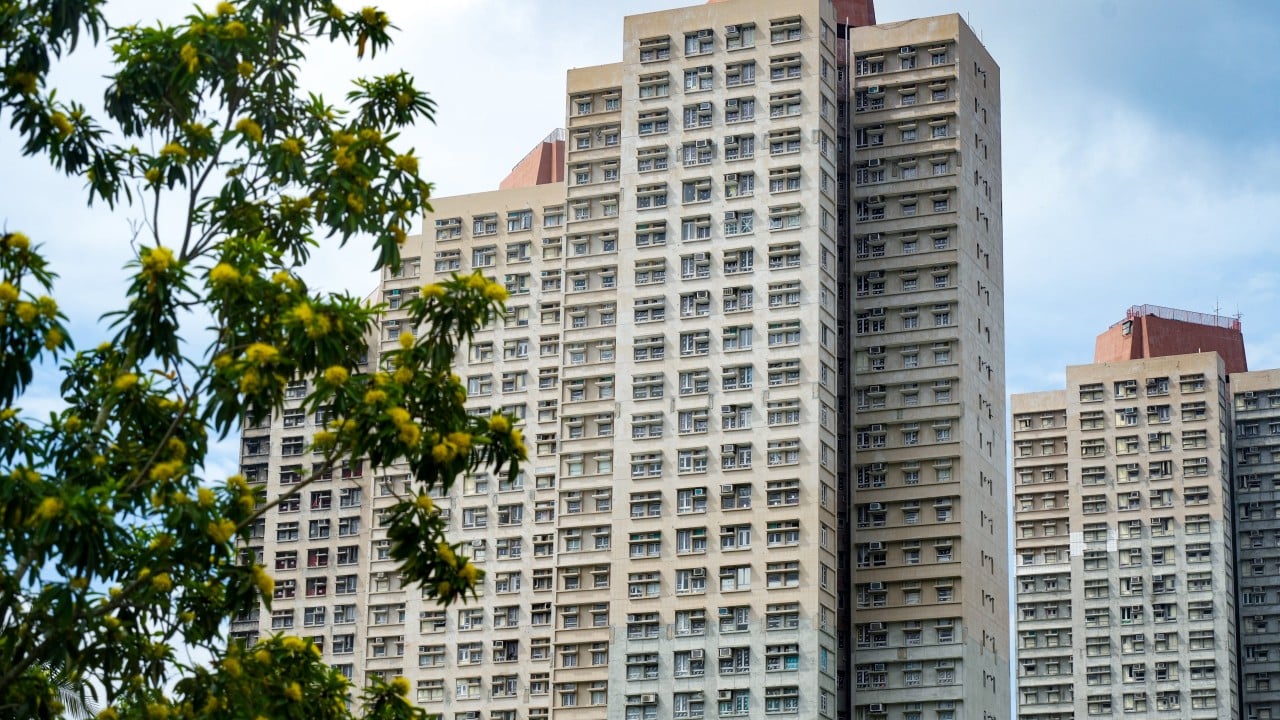 75.8% of flat owners at block unscathed by Tai Po fire agree to sell to authorities